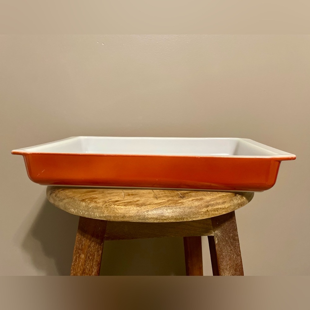 933 Pyrex Lasagna Ovenware in Rust color, Vintage